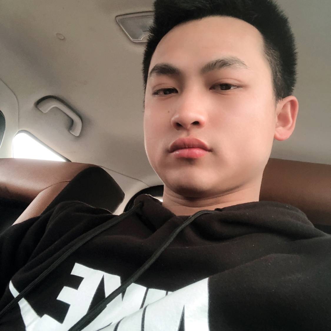 陌殇漫步开心的照片