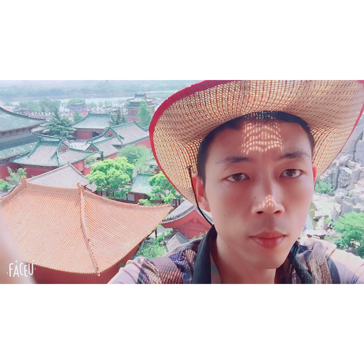 清晨的人的照片