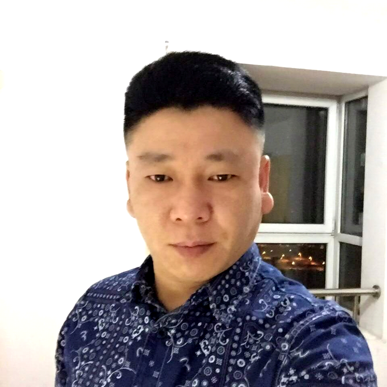 小笼包拿幸福的照片