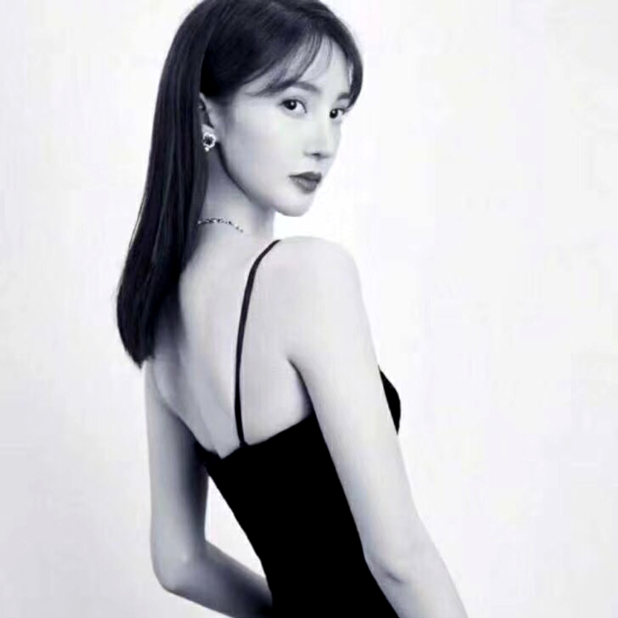 忧心深拥星月的照片