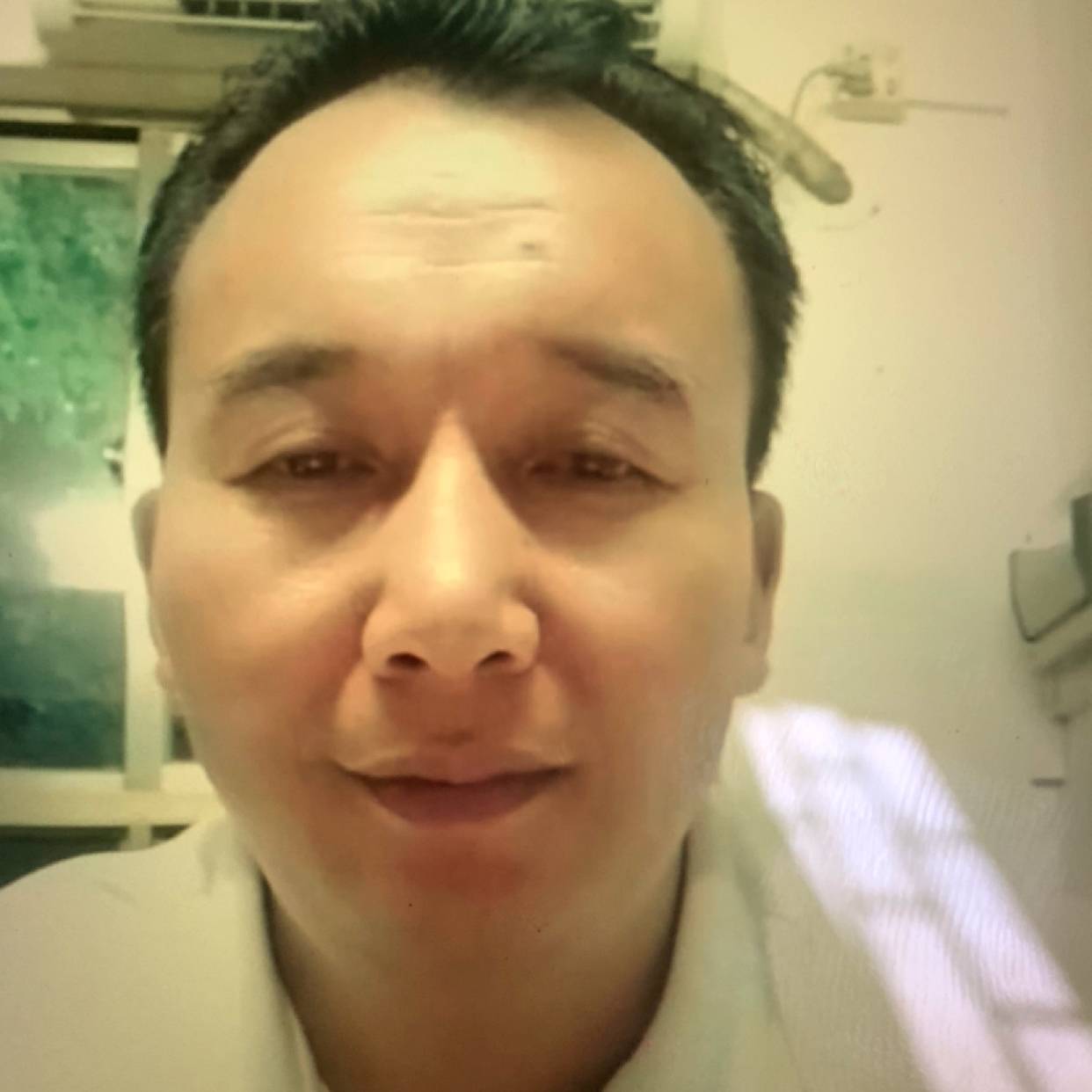 豆芽闻自觉的照片