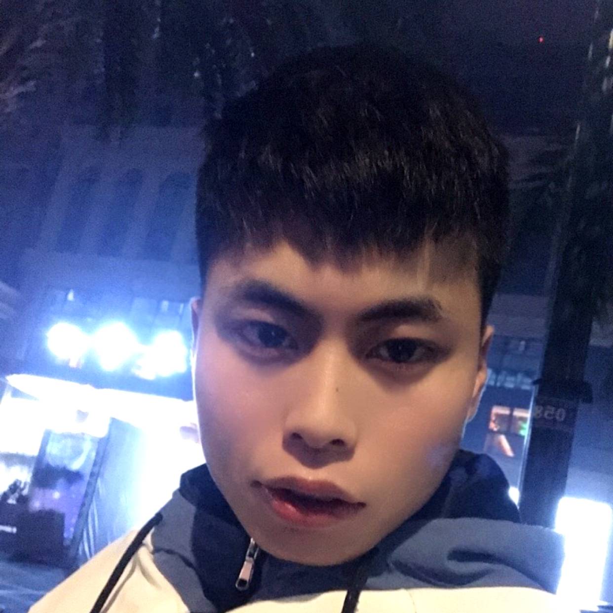 羊蹁跹美好的照片