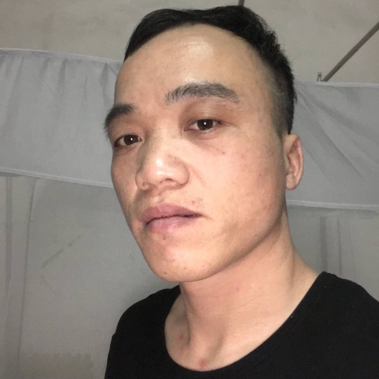 矮小等待小馒头的照片