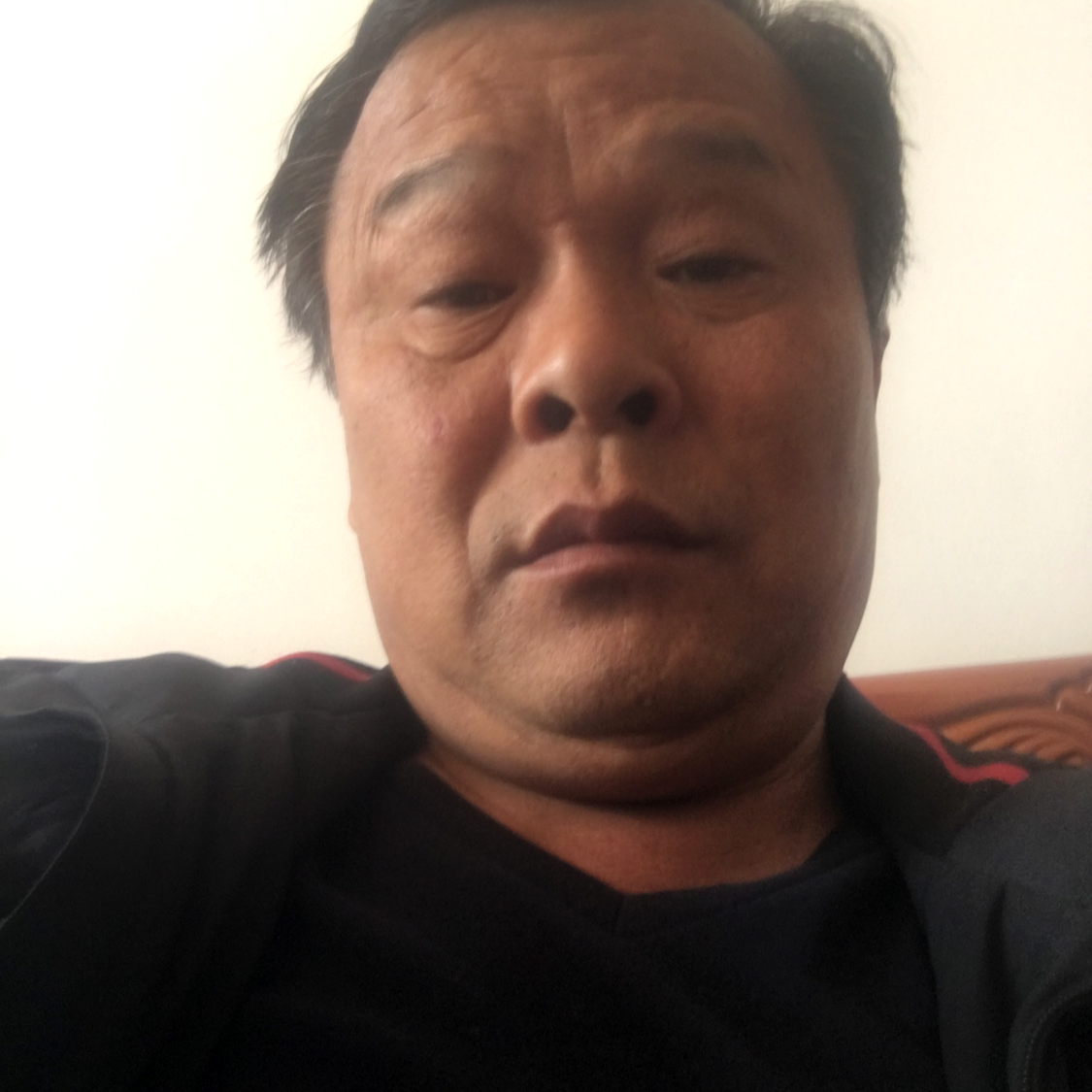 犹豫笑硬币的照片
