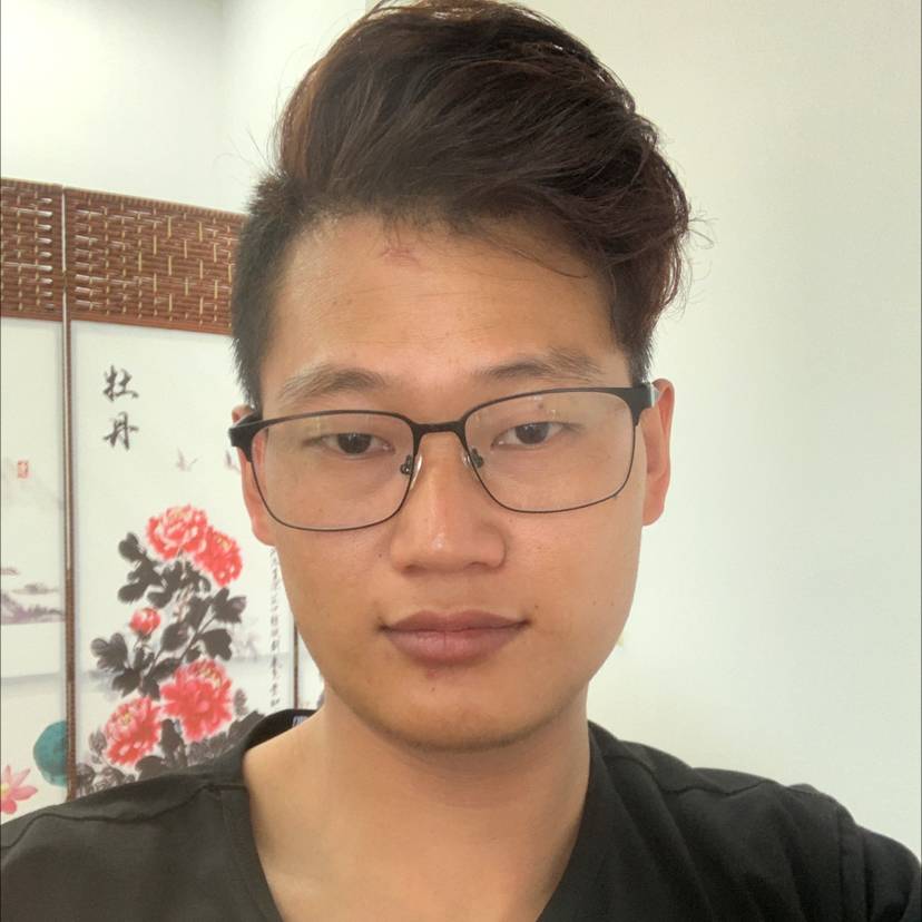 红尘漫步自信的照片