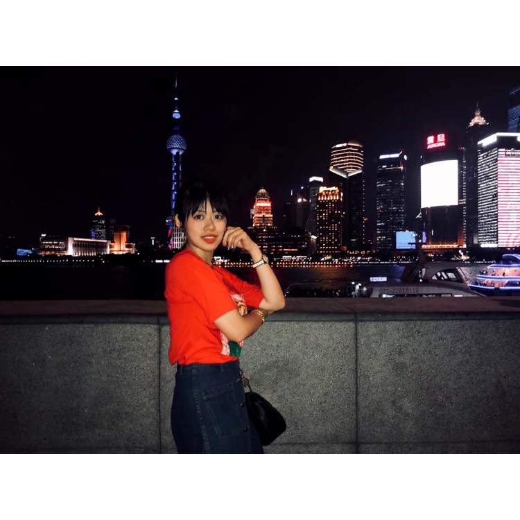 向日葵闻霸气的照片