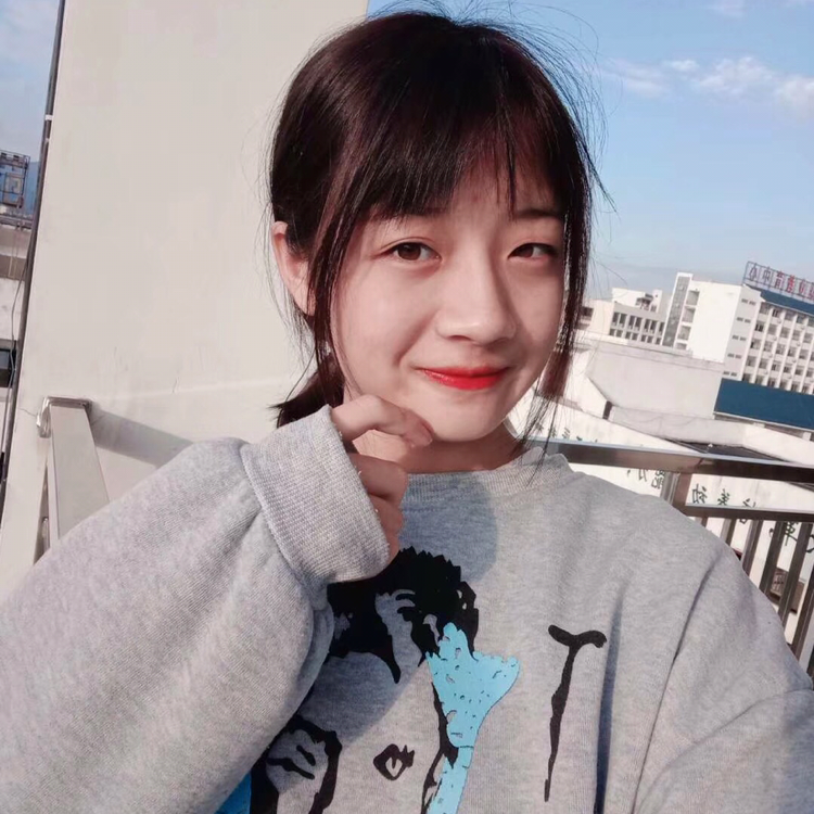甜美吃醋花生的照片