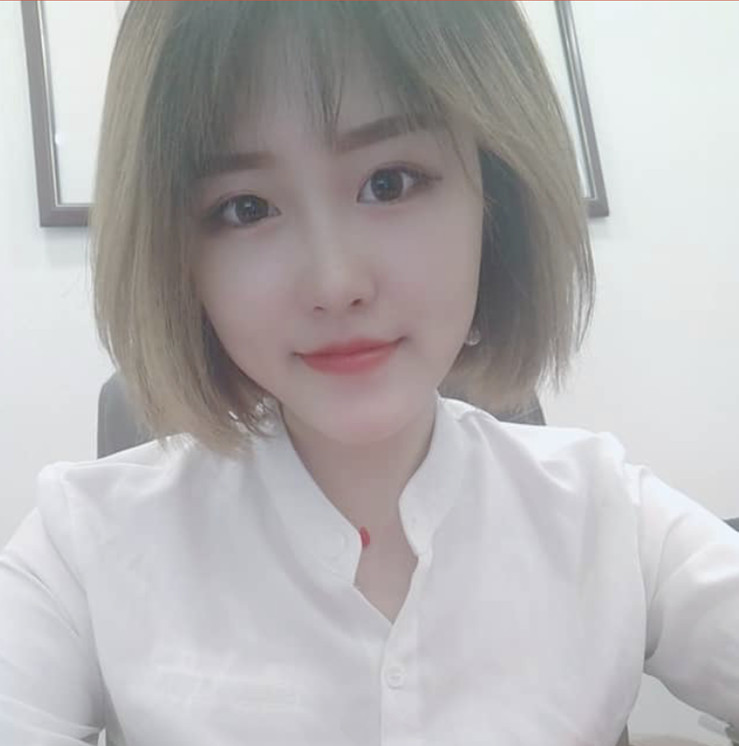 一叶四叶草的照片