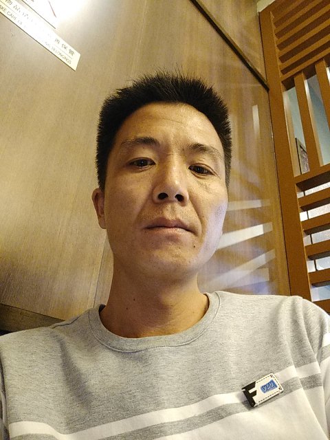 黄应江的照片