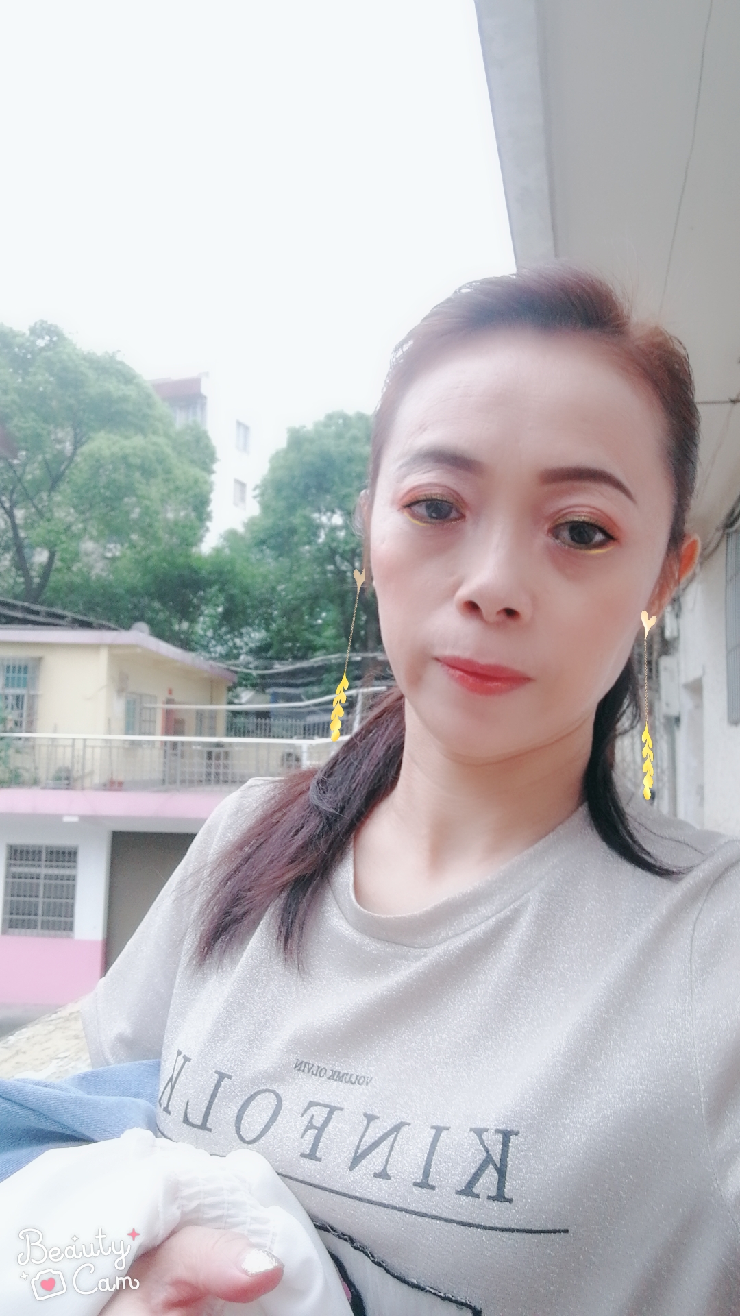 遥不可及，她的照片