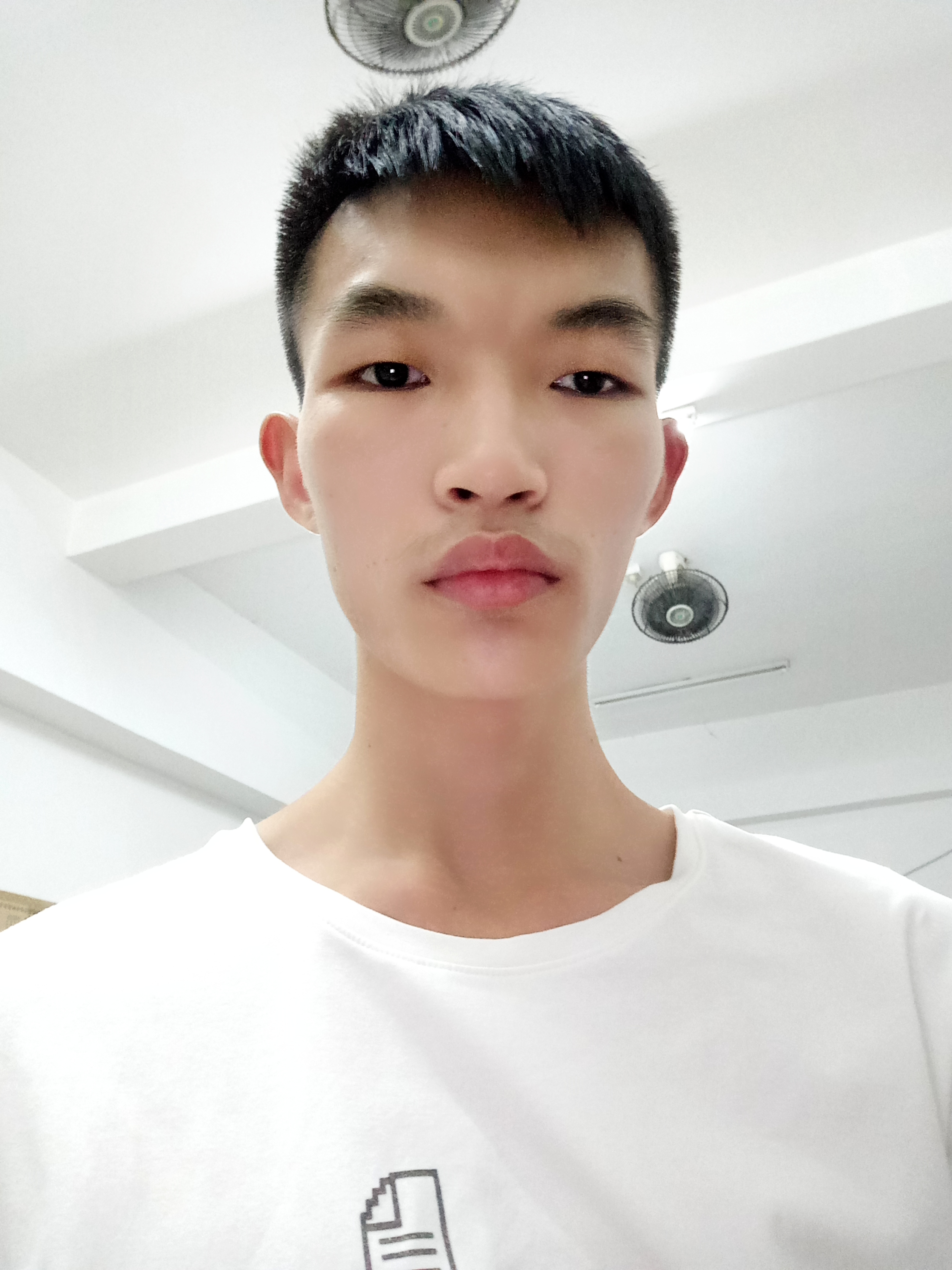 段贵生的照片