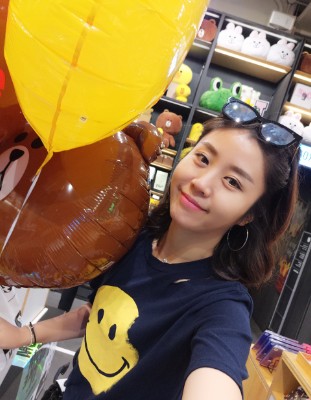 乘风的女子的照片