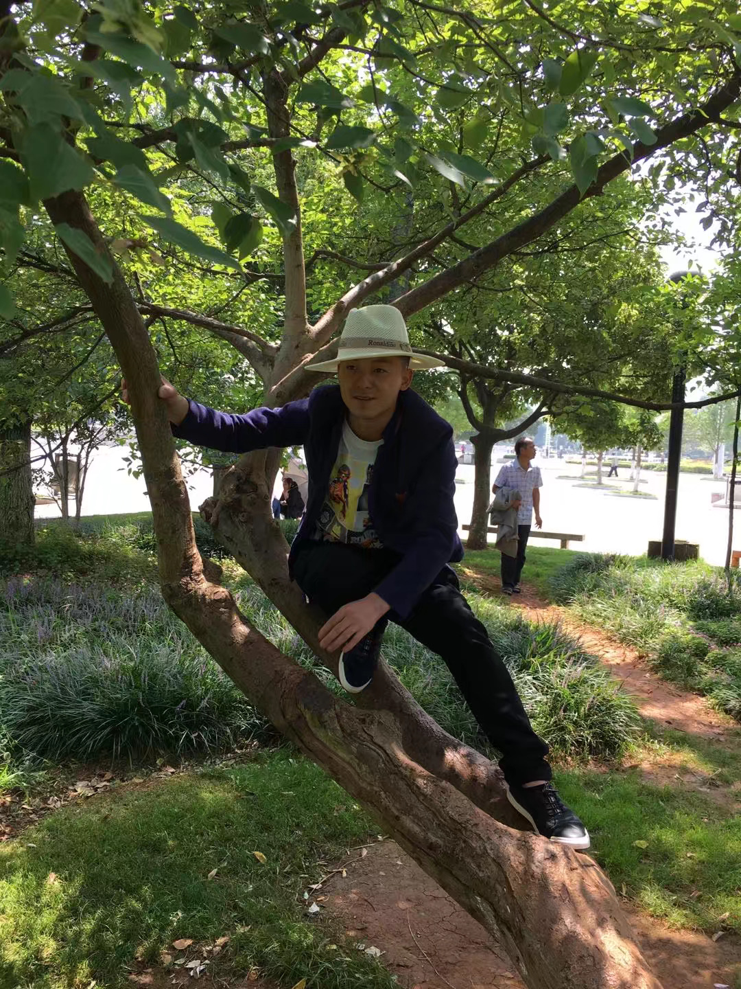 杨框福的照片