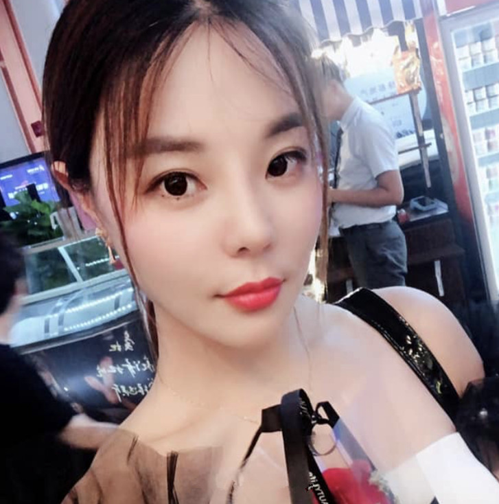 琉璃素的照片