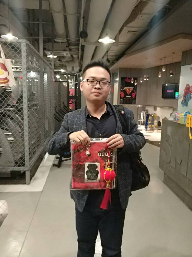 老黄巨奸的照片