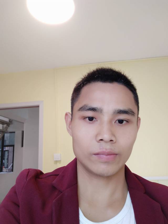 不要抱怨，抱我。的照片