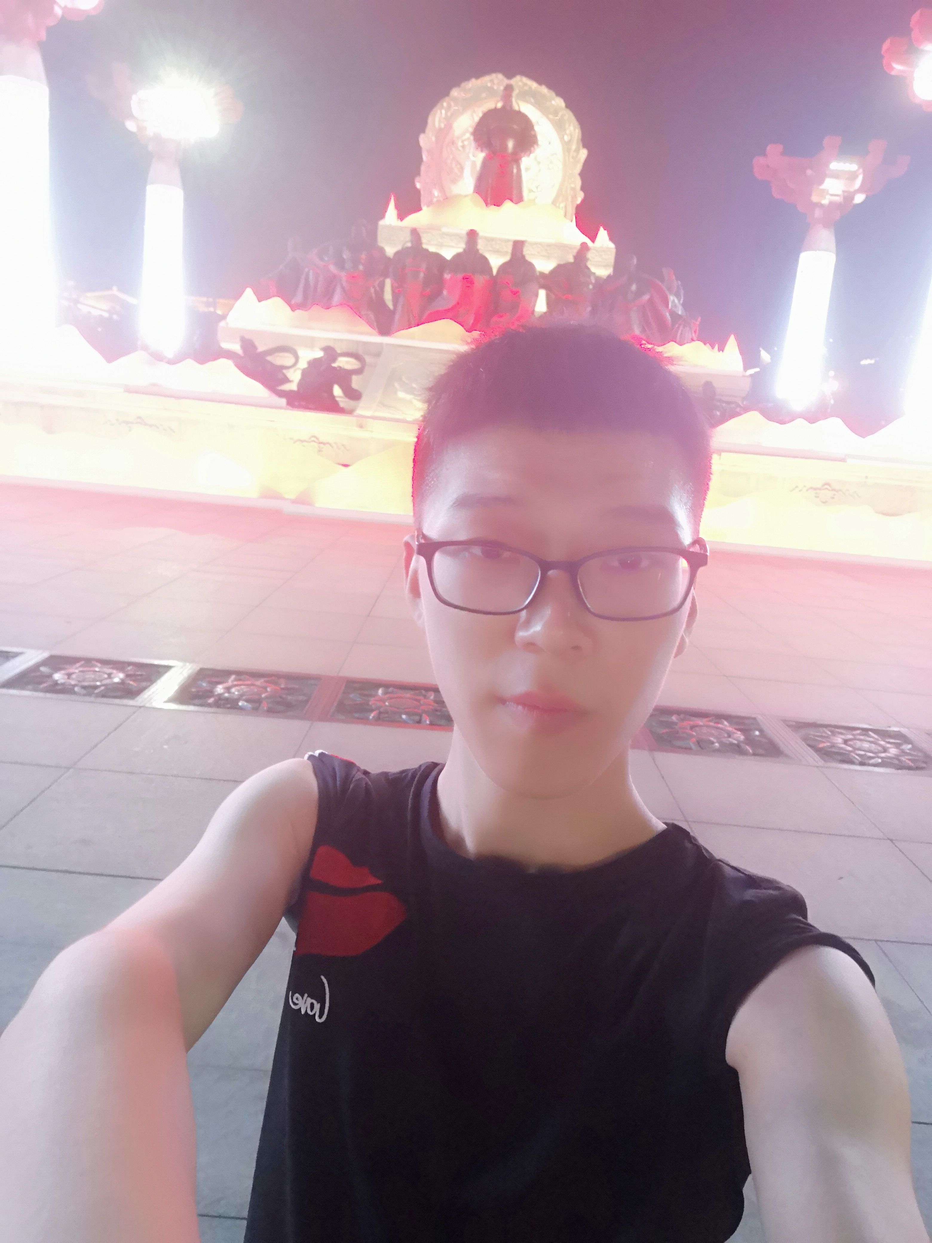 嘴角～微扬的照片