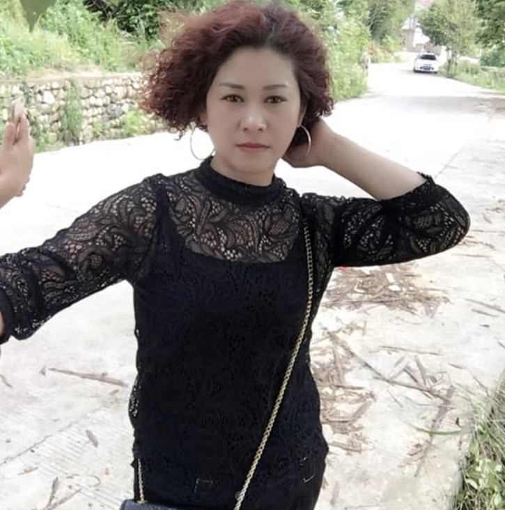 夏花里的深绿木的照片