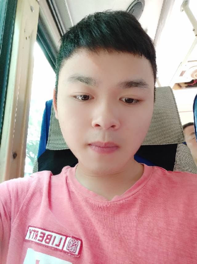 海不曾怀疑天的蓝的照片