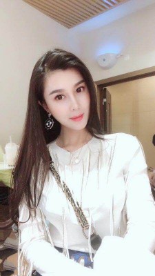 钟丹的照片