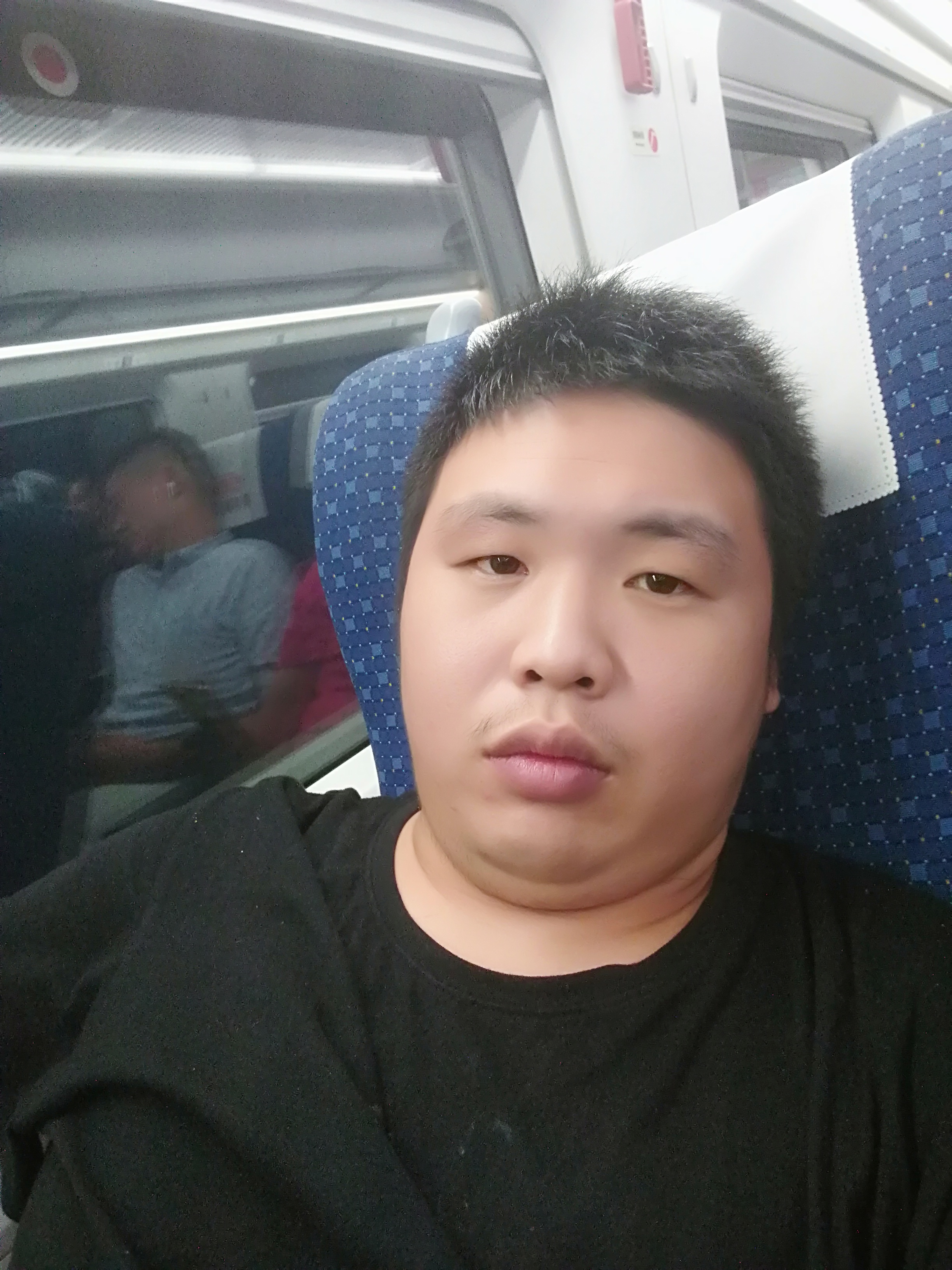 骑单车的男孩的照片