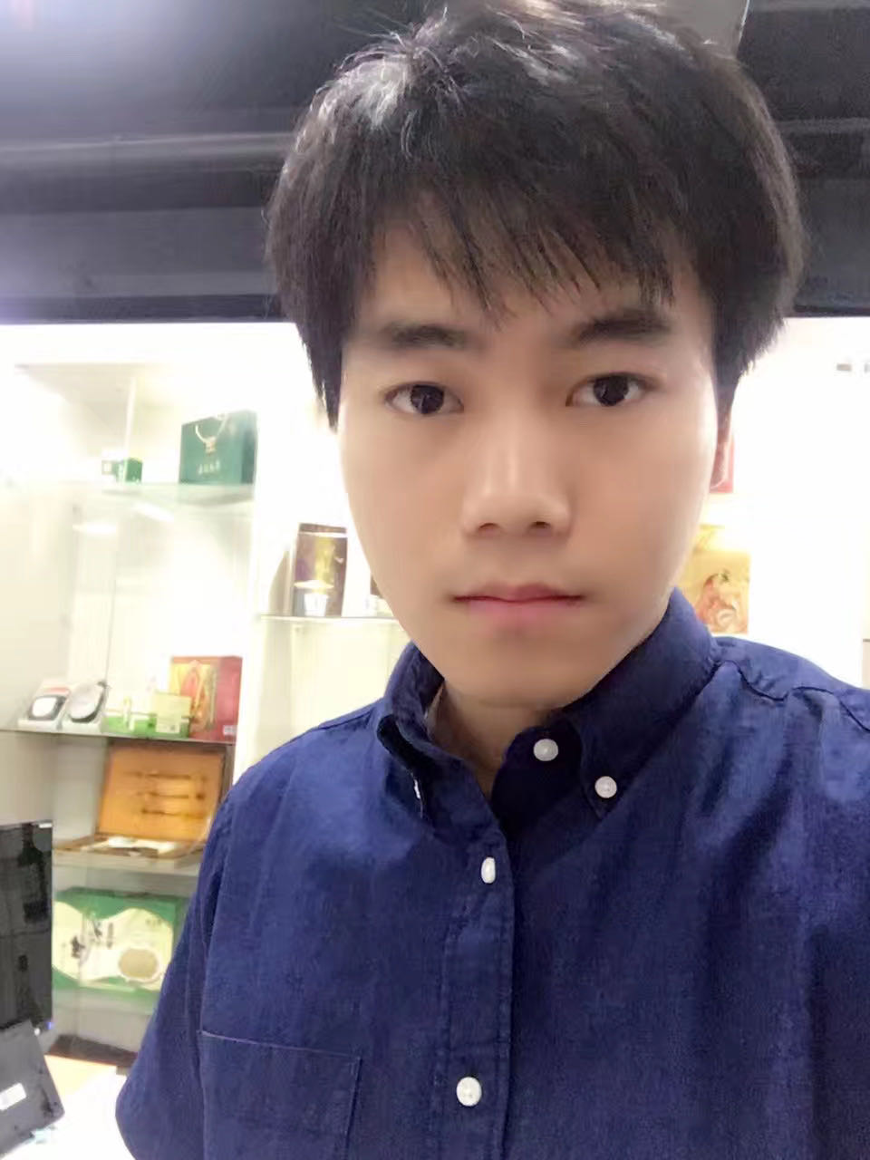 风吹刘海的照片