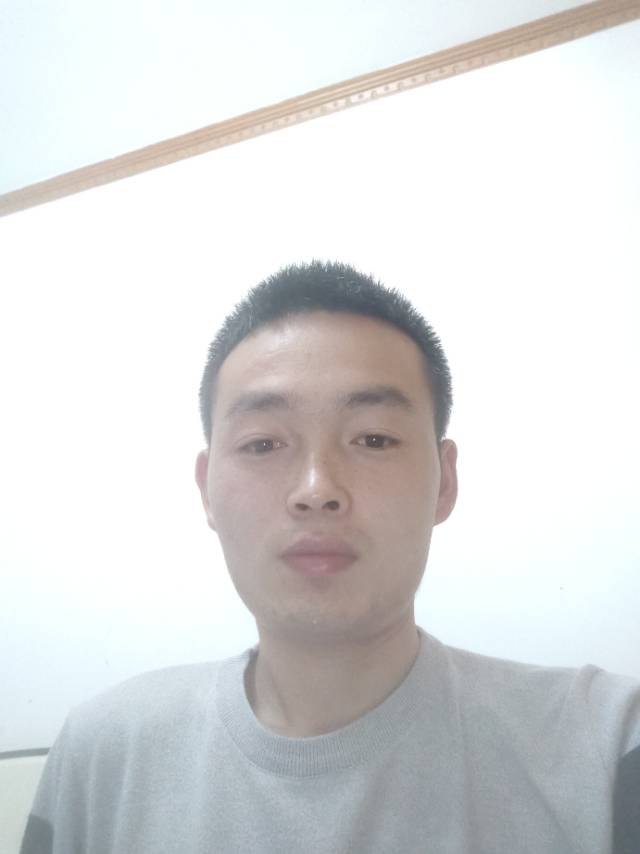 铭铭哥哥的照片