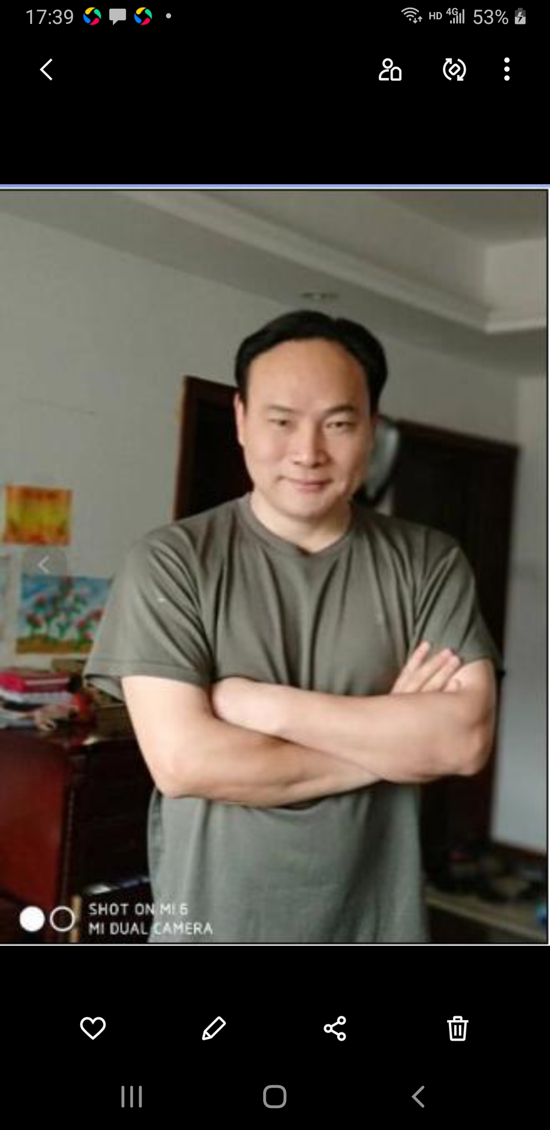 南天劲松的照片