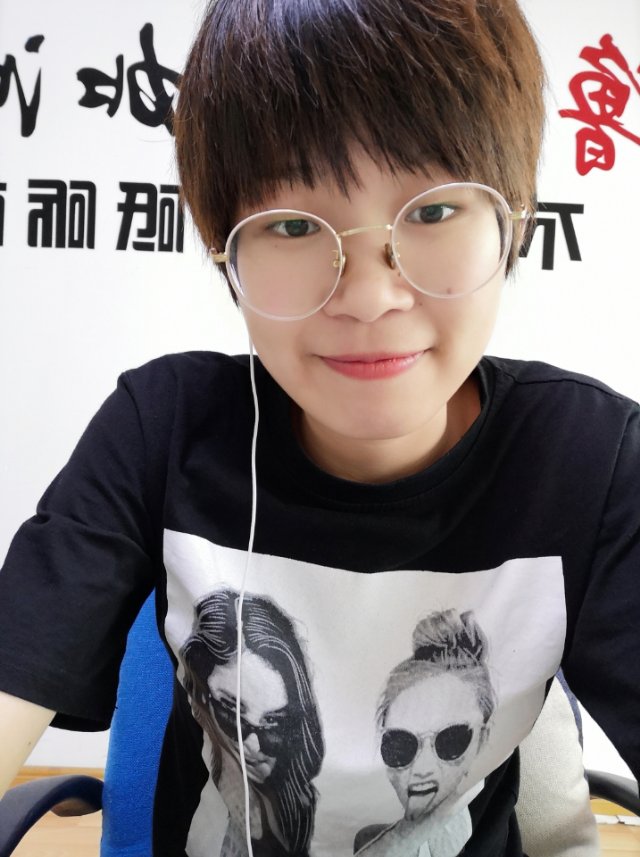 何处是归尘的照片