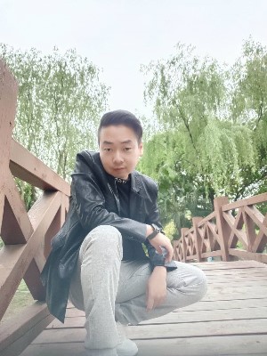 左寻L的照片