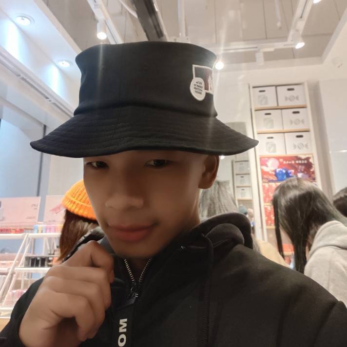 龙三元的照片