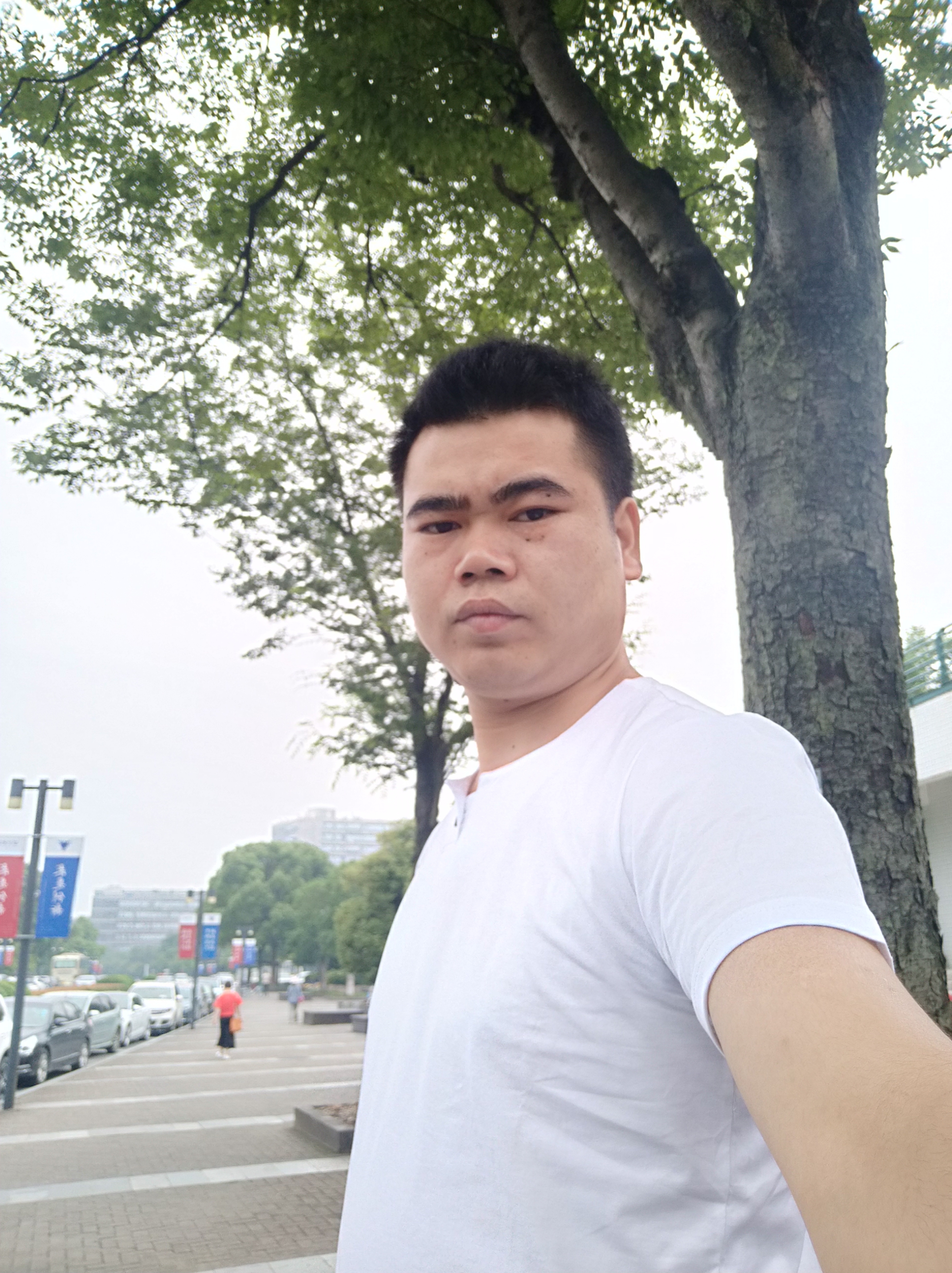 瞬间的对眼的照片