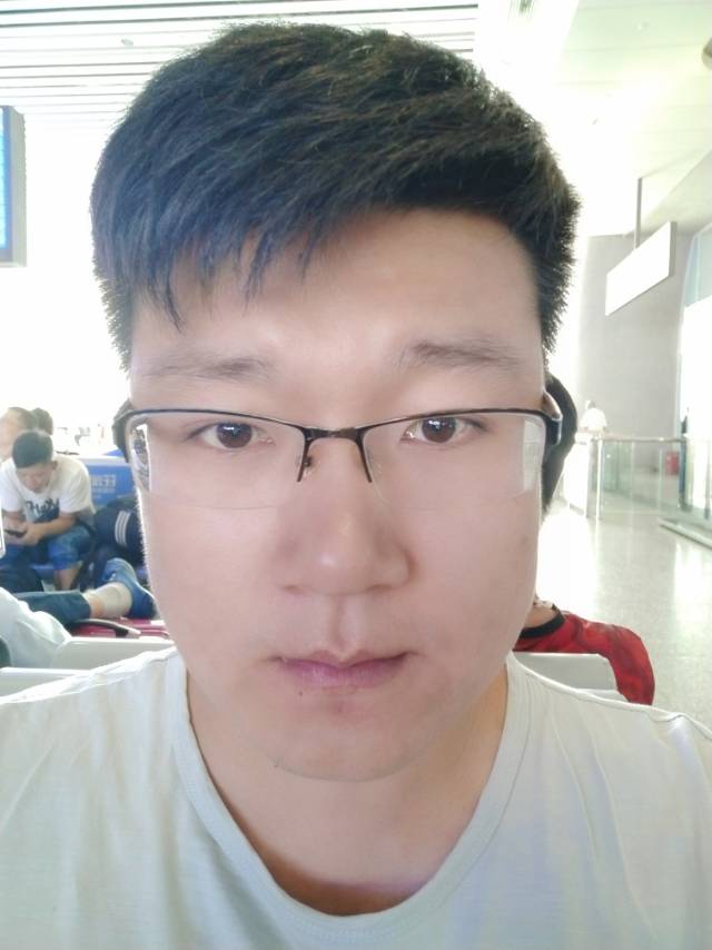 欠我一个世界的照片