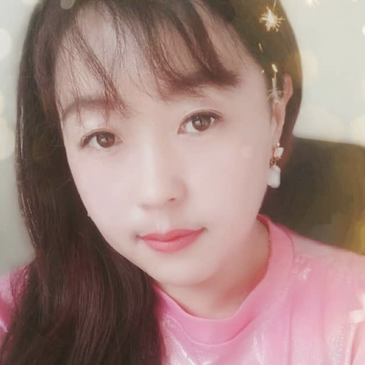 二次元少女的照片