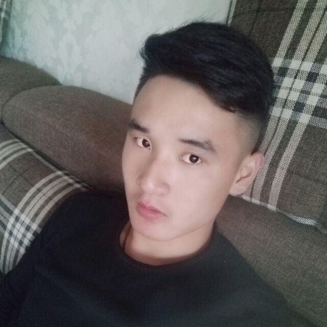 气质型青年的照片