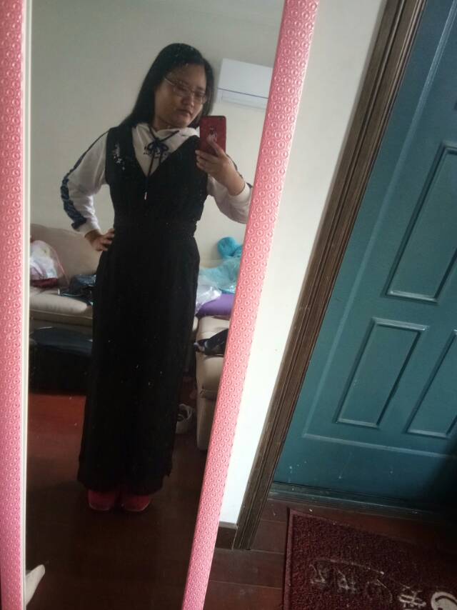 林中染素秋的照片