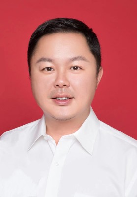 山高云阔的心的照片