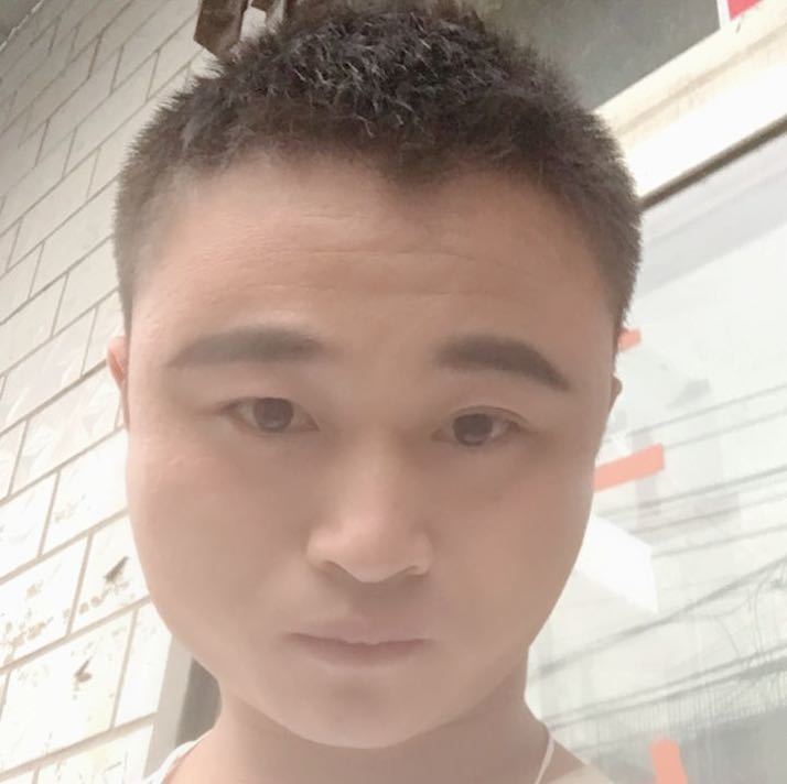 靓仔琪琪的照片