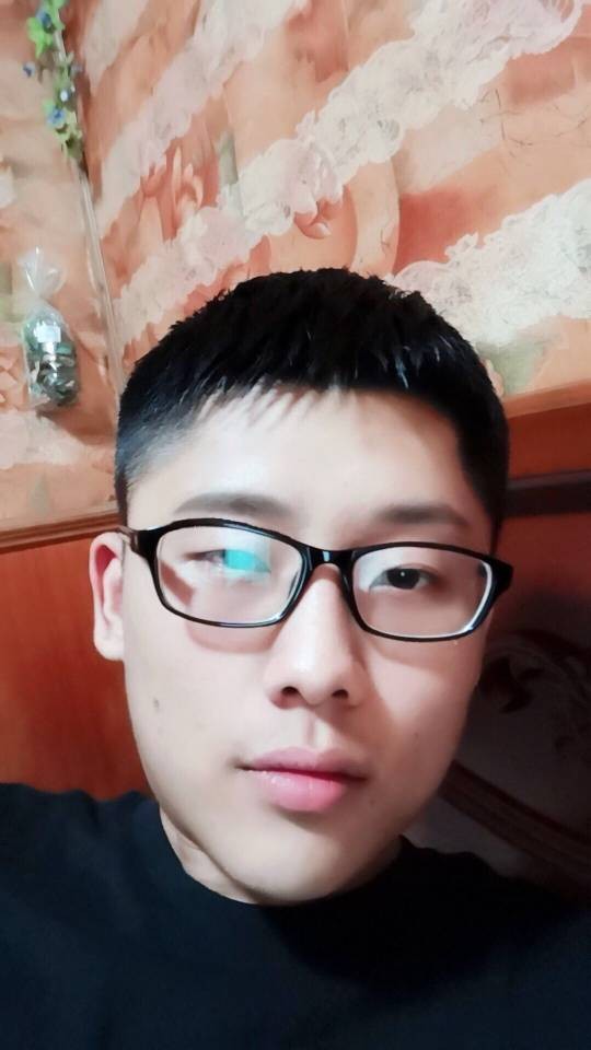 青岛朱朝阳的照片