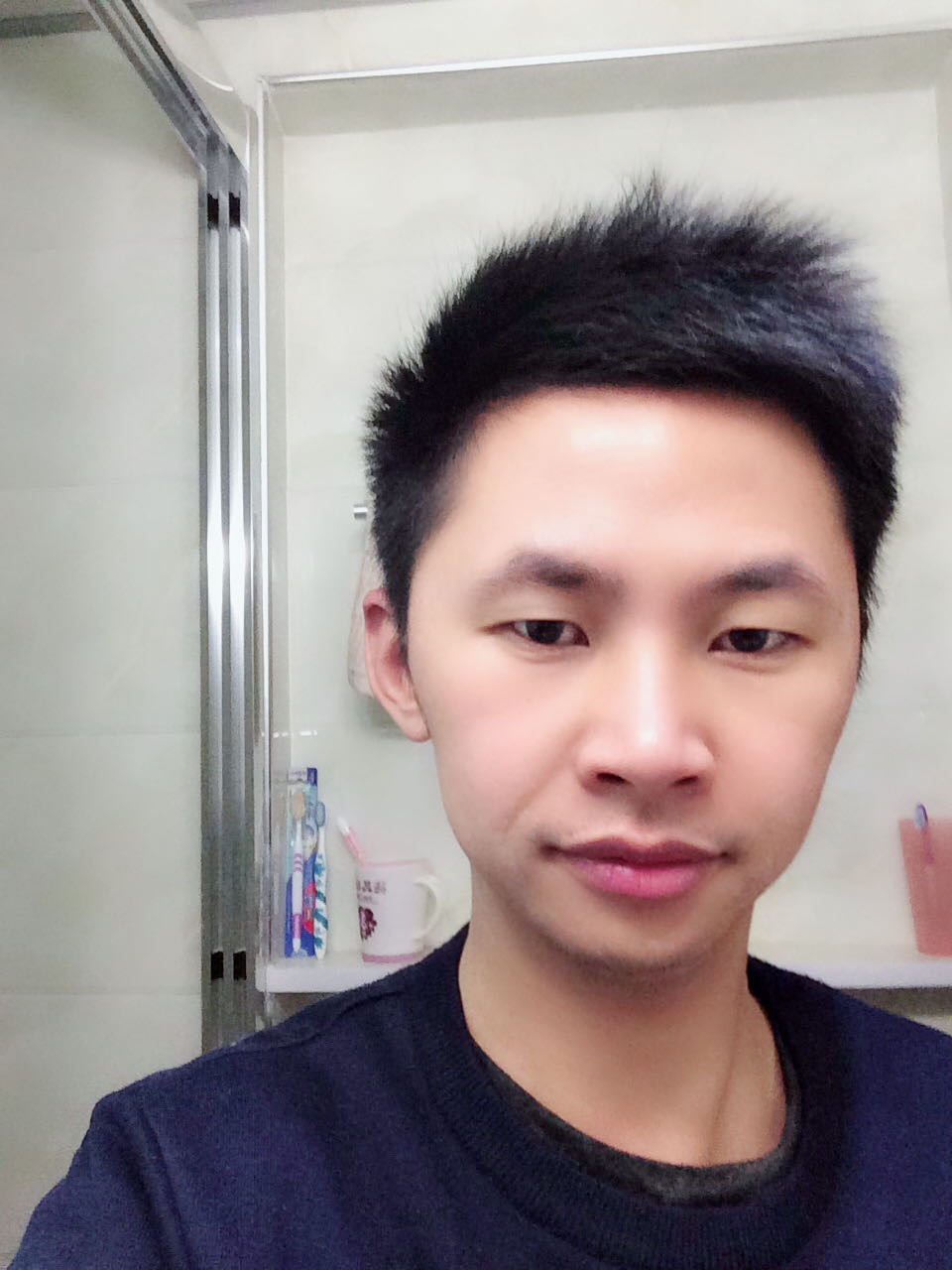 奋青的笑容的照片