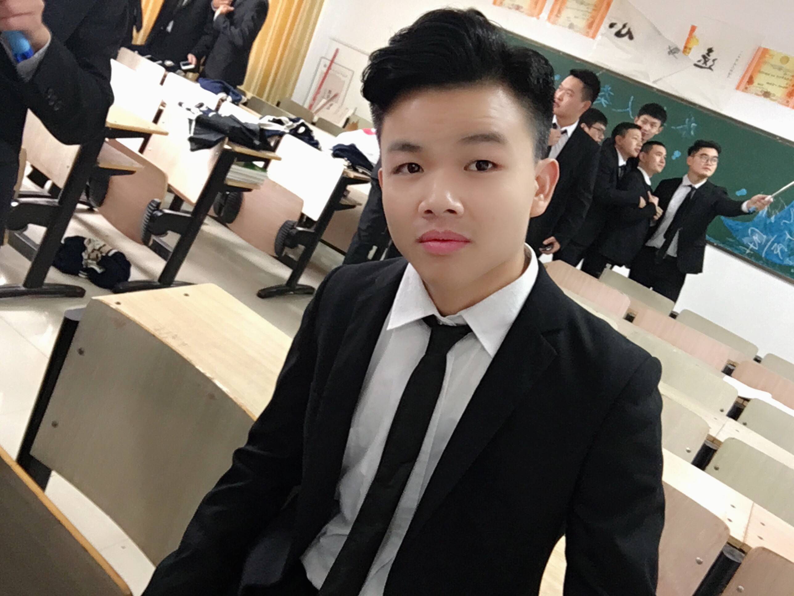 拖鞋男神的照片