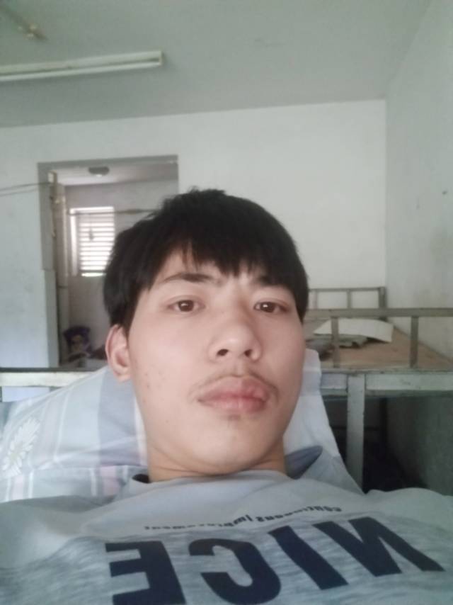 柔弱拿时光的照片