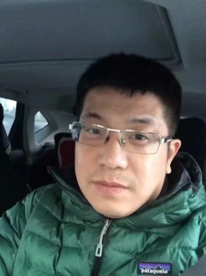 翱翔的鱼鱼的照片