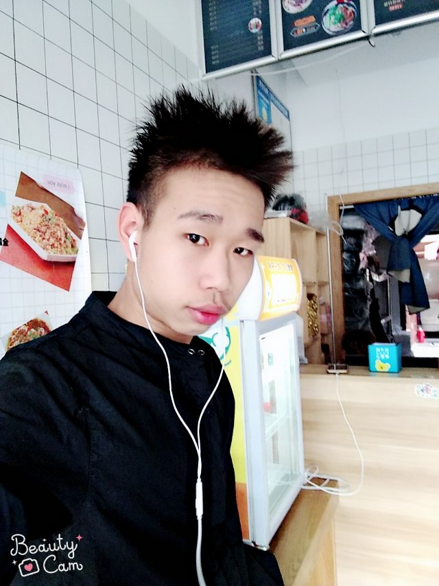 善良灬六子的照片