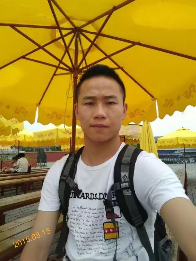 语过添情。的照片
