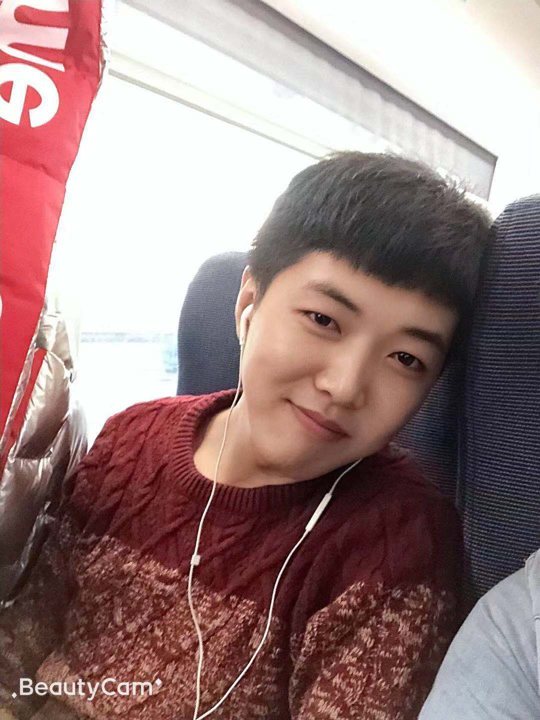 小蚂蚁向漠然的照片