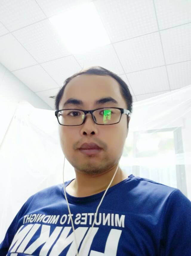 谭连杰的照片