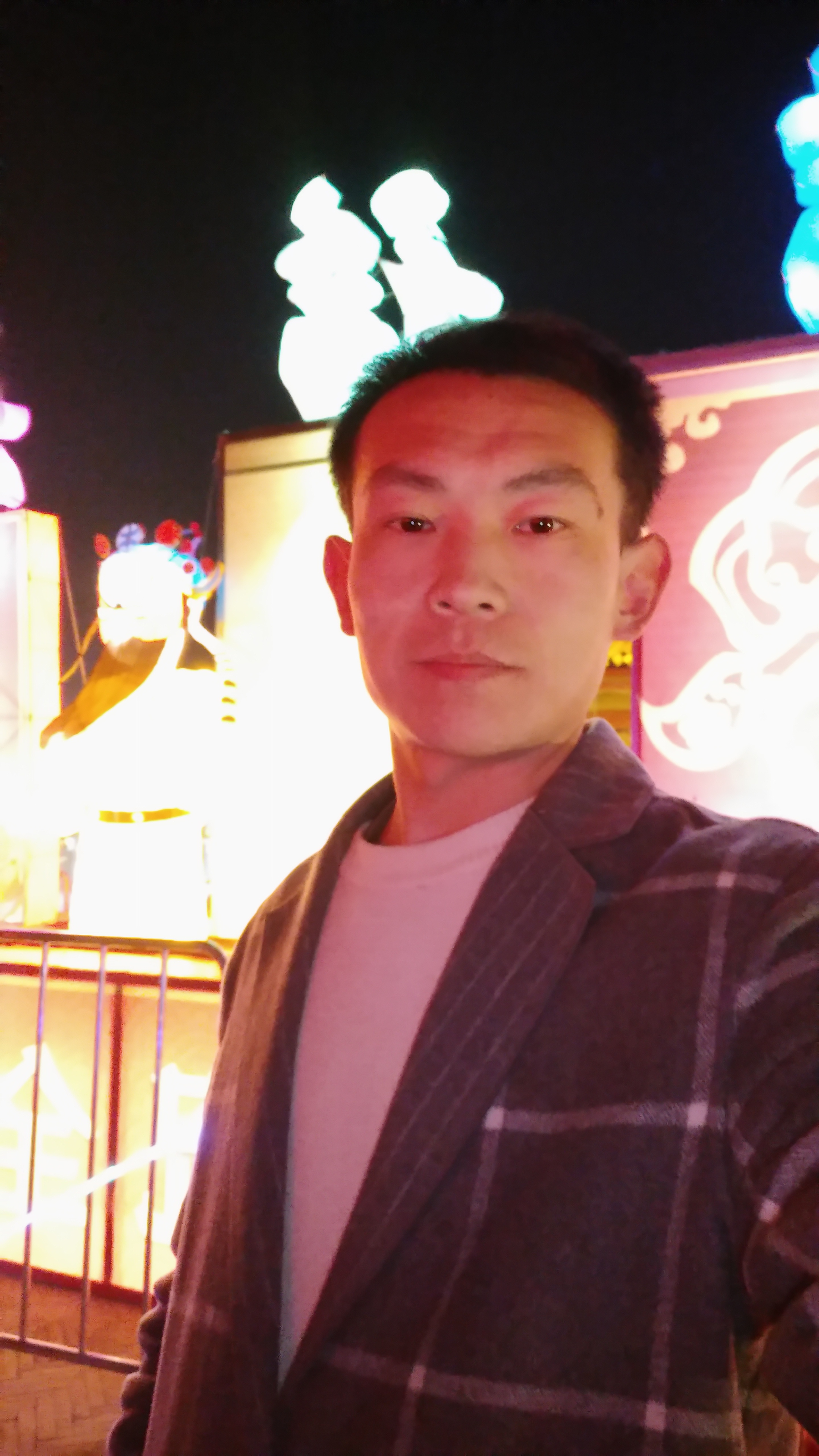 龙行天夏的照片
