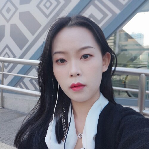 小鹿手里的大炮的照片