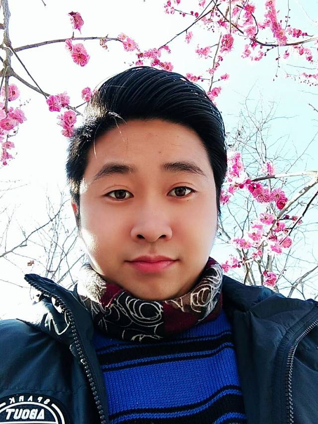 微笑笑无垠的照片